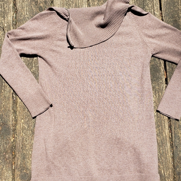 Jeanne Pierre Chic Sweater 😍 - Picture 2 of 13